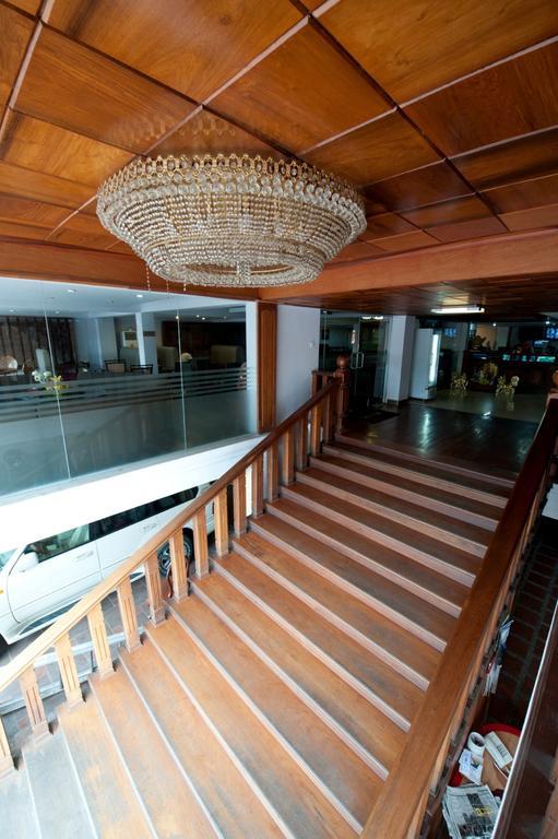 Circuit Hotel & Cafe - Nana Hotel พนมเปญ ภายนอก รูปภาพ