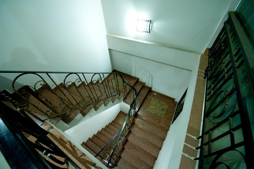 Circuit Hotel & Cafe - Nana Hotel พนมเปญ ภายนอก รูปภาพ